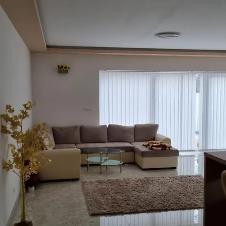 아파트 Sarkcsillag Teljes Csaladihaz- Star Complete Family House