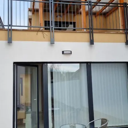 Sarkcsillag Teljes Csaladihaz- Star Complete Family House 아파트