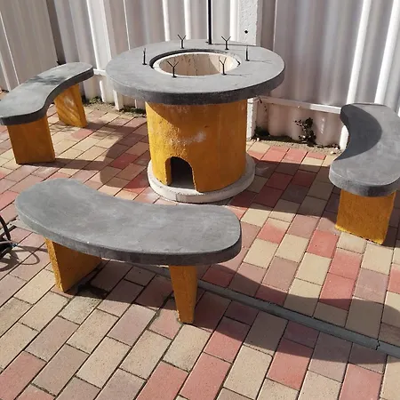 Sarkcsillag Teljes Csaladihaz- Star Complete Family House Seghedin